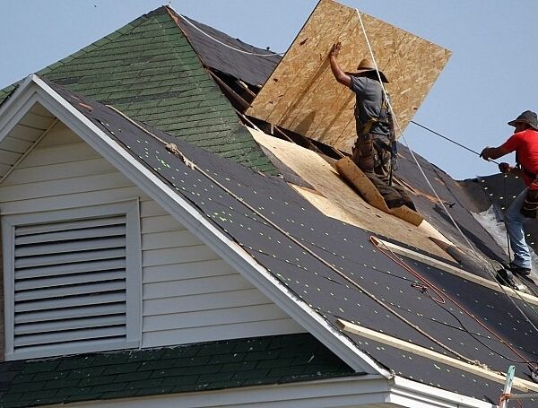 What Do Roofing Services Cost in Santa Clarita, CA?